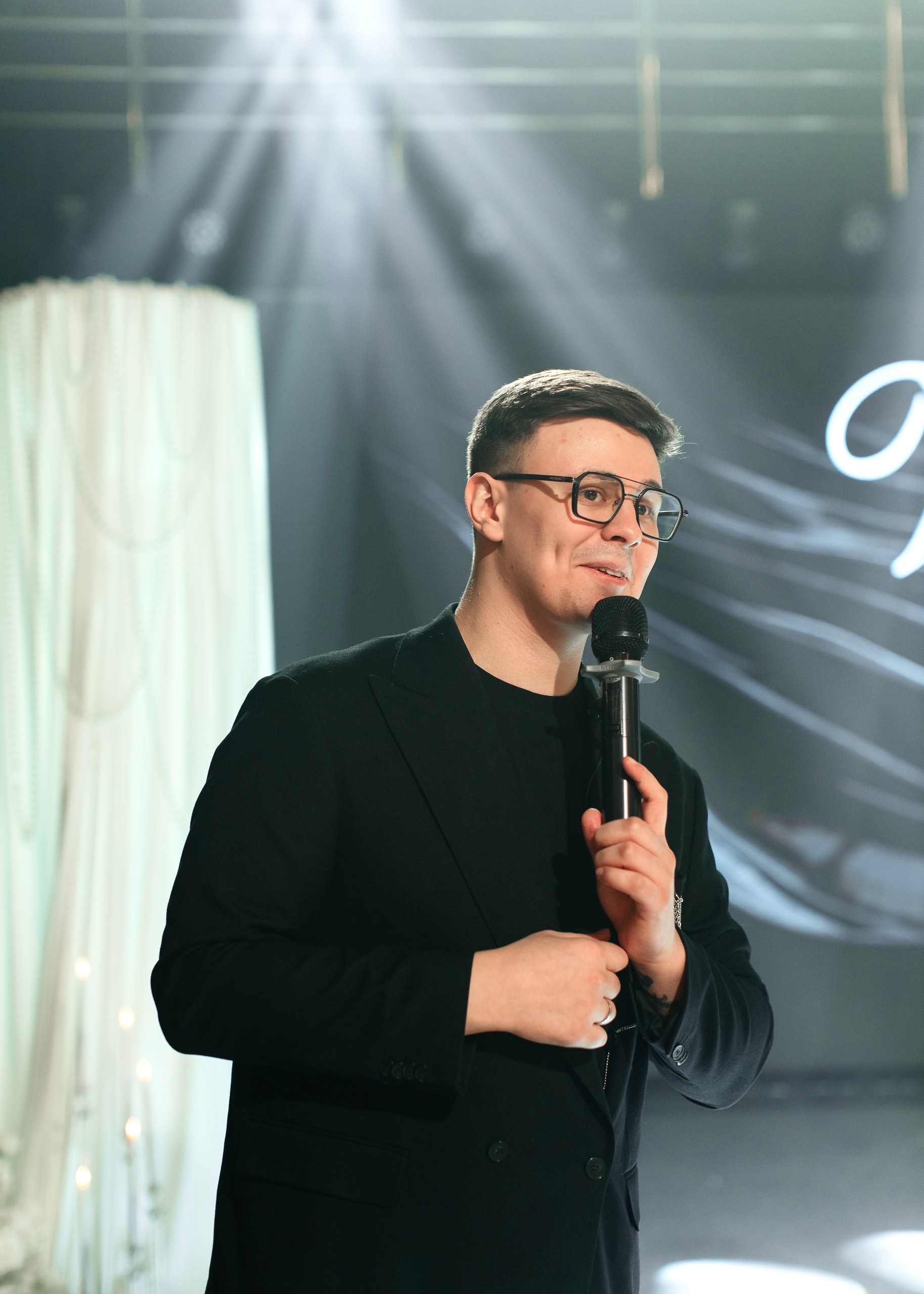 Портрет Стаса на сцене
